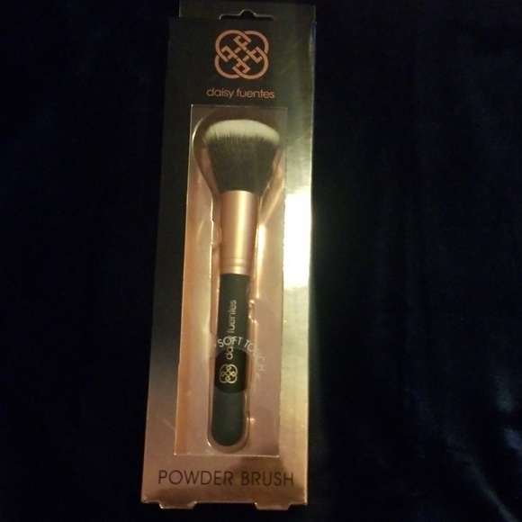 Makeup - Picture 5 of 6